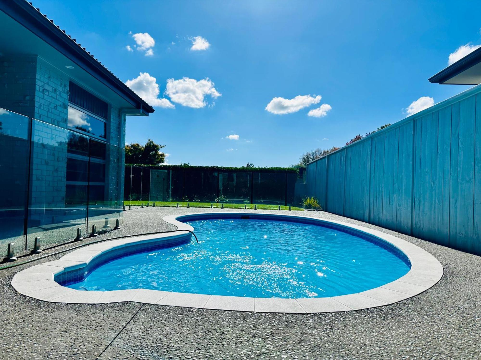 Summer Holiday 4 Bedrooms House In Hamilton With Pool And Spa ภายนอก รูปภาพ