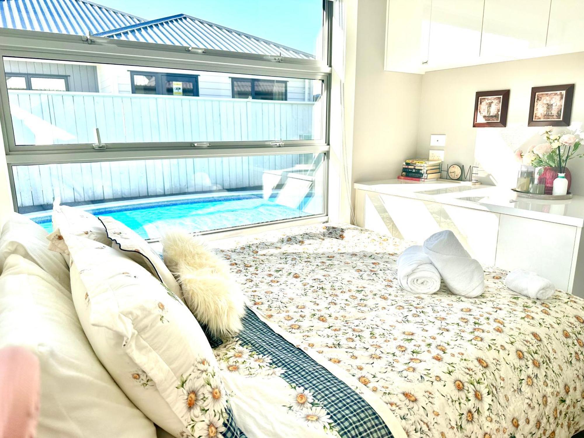 Summer Holiday 4 Bedrooms House In Hamilton With Pool And Spa ภายนอก รูปภาพ