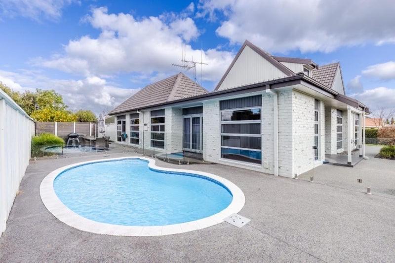 Summer Holiday 4 Bedrooms House In Hamilton With Pool And Spa ภายนอก รูปภาพ